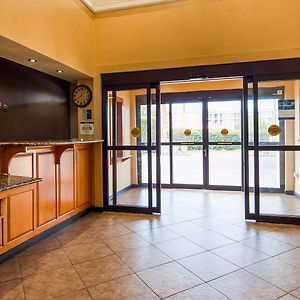 Best Western Windsor Pointe Hotel & Suites-At&T Center